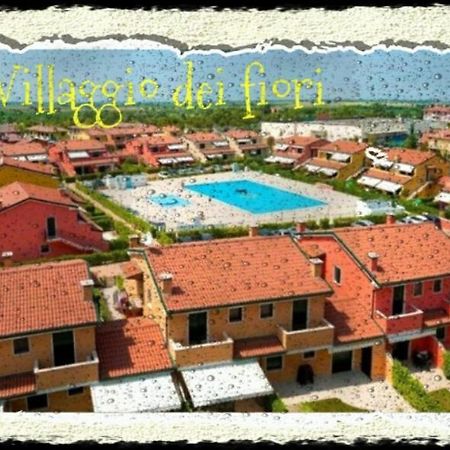Iris 20 In Posizione Strategica, Indipendente, All'Interno Del Villaggio Dei Fiori Caorle Bagian luar foto