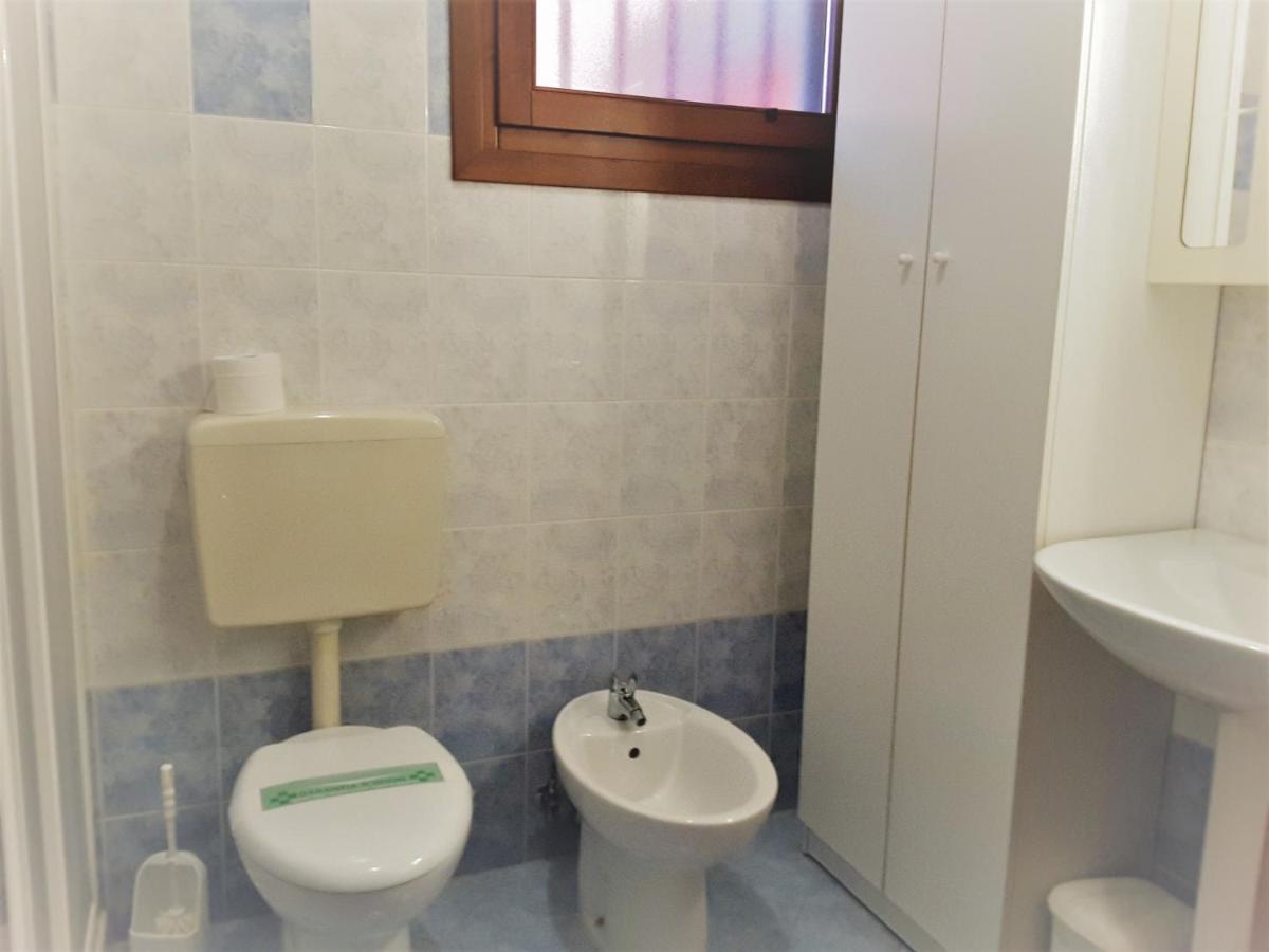 Iris 20 In Posizione Strategica, Indipendente, All'Interno Del Villaggio Dei Fiori Caorle Bagian luar foto