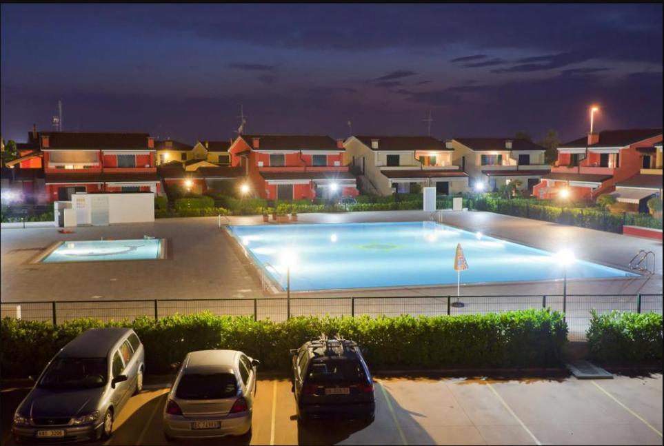 Iris 20 In Posizione Strategica, Indipendente, All'Interno Del Villaggio Dei Fiori Caorle Bagian luar foto