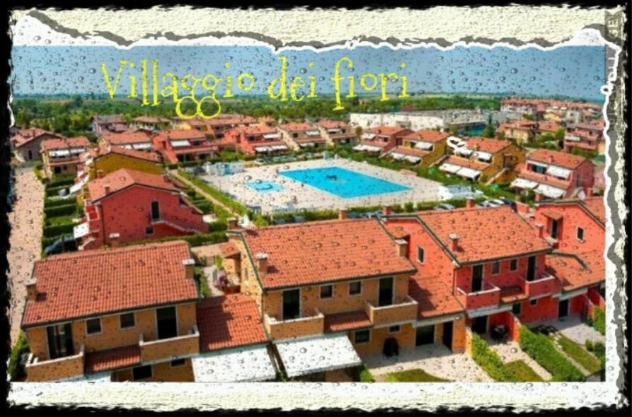 Iris 20 In Posizione Strategica, Indipendente, All'Interno Del Villaggio Dei Fiori Caorle Bagian luar foto