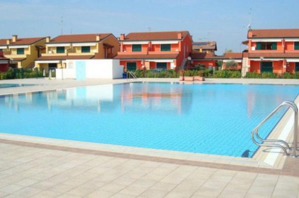 Iris 20 In Posizione Strategica, Indipendente, All'Interno Del Villaggio Dei Fiori Caorle Bagian luar foto
